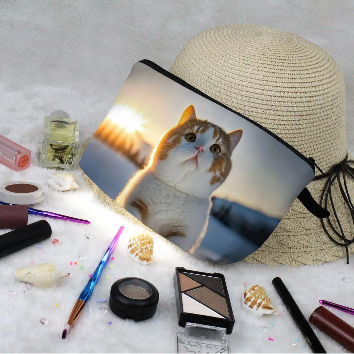 Chubby Cat Makeup Bag Kitten Organizer Zipper Pouch Cat In The Snow Cosmetic Bag Adorable Kitty Present for Cat Lovers Cat Mom Women Friends